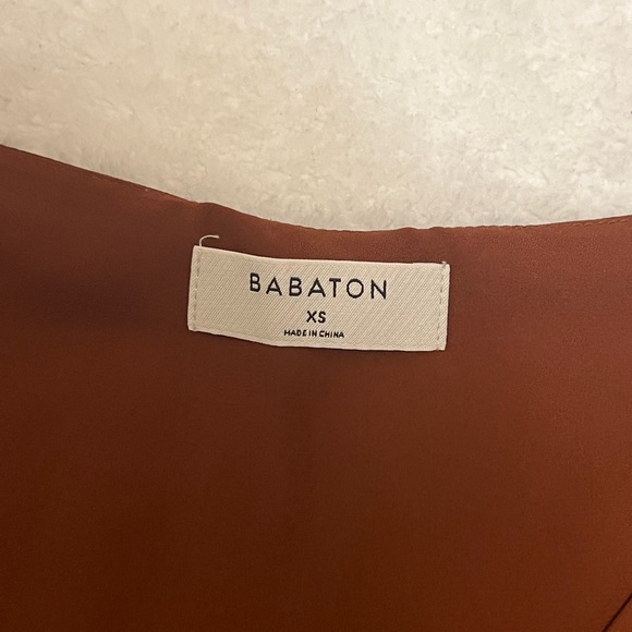 Aritzia Blouse / Top / Short Sleeve - Picture 2 of 2